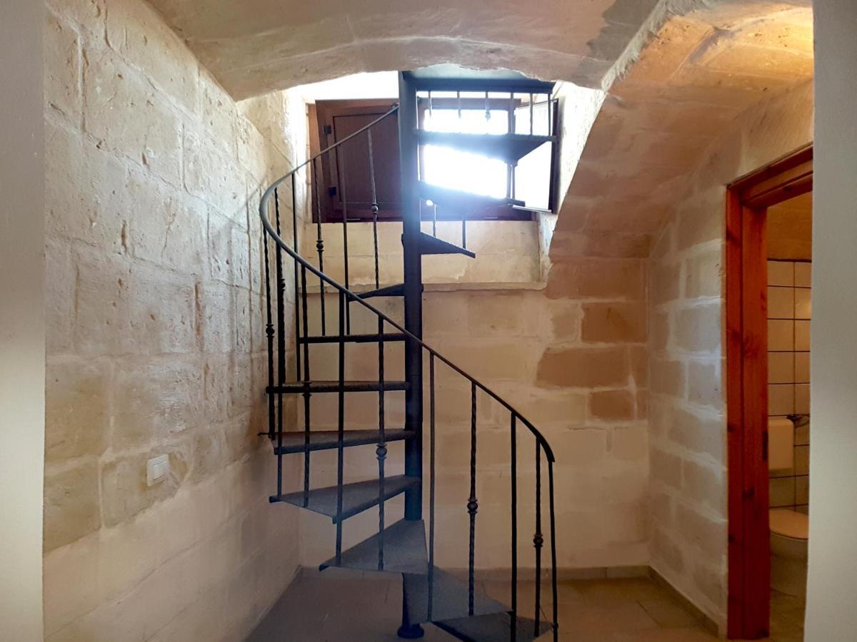 Oikia Vacanze Uggiano La Chiesa Casa Dante Exterior foto